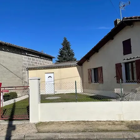 Maison Confortable Avec Jardin Pres De 3* Coutras